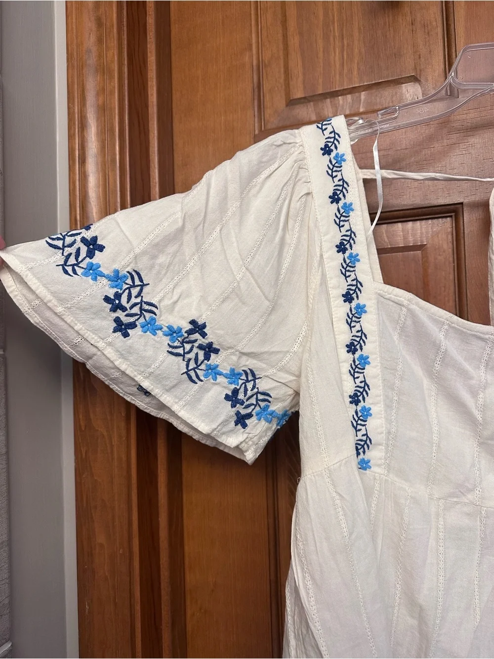 Old Navy Cream Peasant Blouse with Blue Floral Embroidery Size M NWT